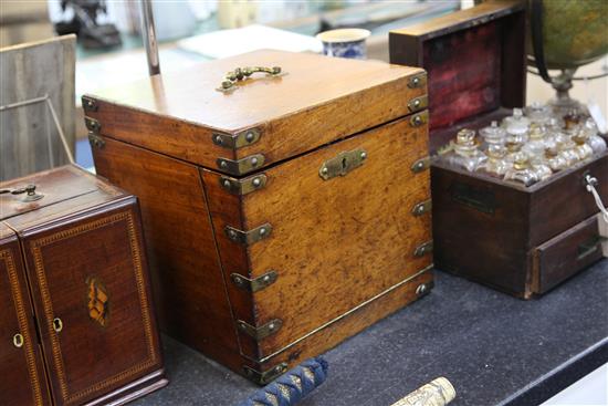 A 19th century mahogany decanter box, 13in.